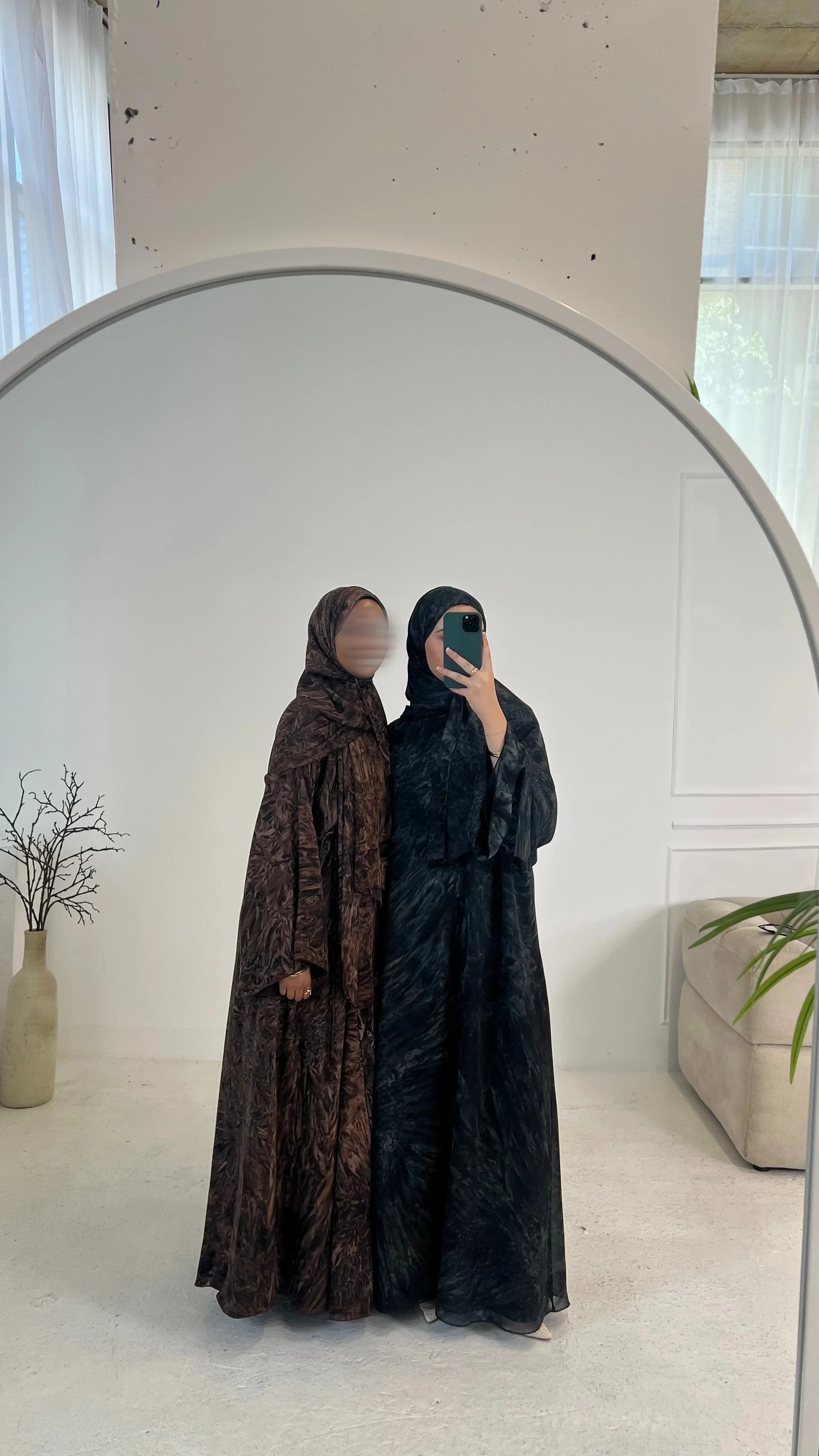 Chestnut Dusk - YARA MODEST